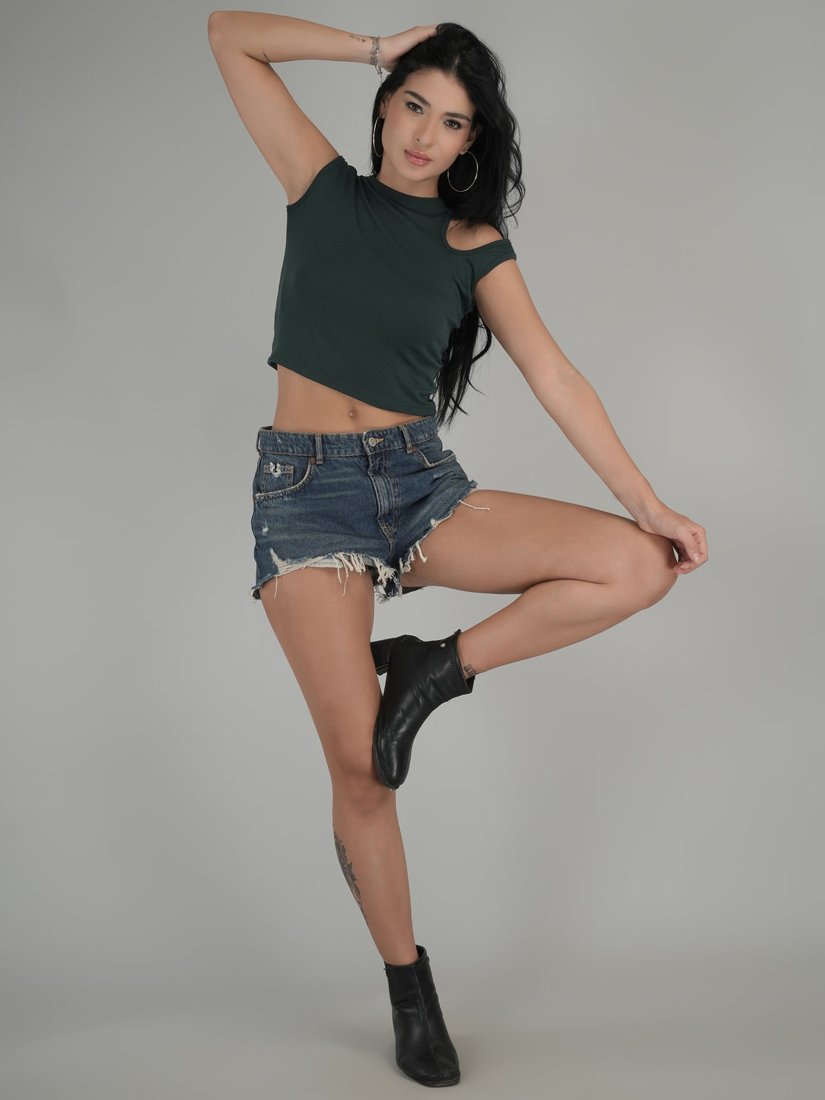 Bold Contrast Solid Crop Top